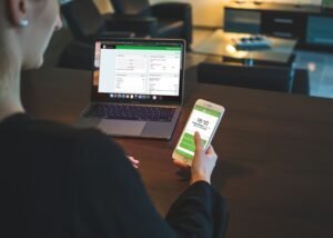 أهمية أجهزة الحضور والانصراف للموظفين 2023